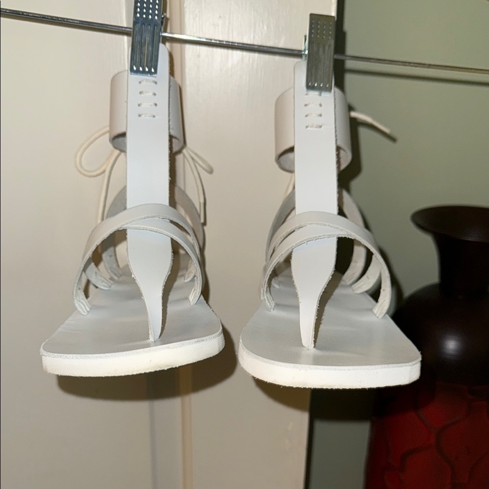 Free People White Sandals Size 7 - Picture 2 of 8